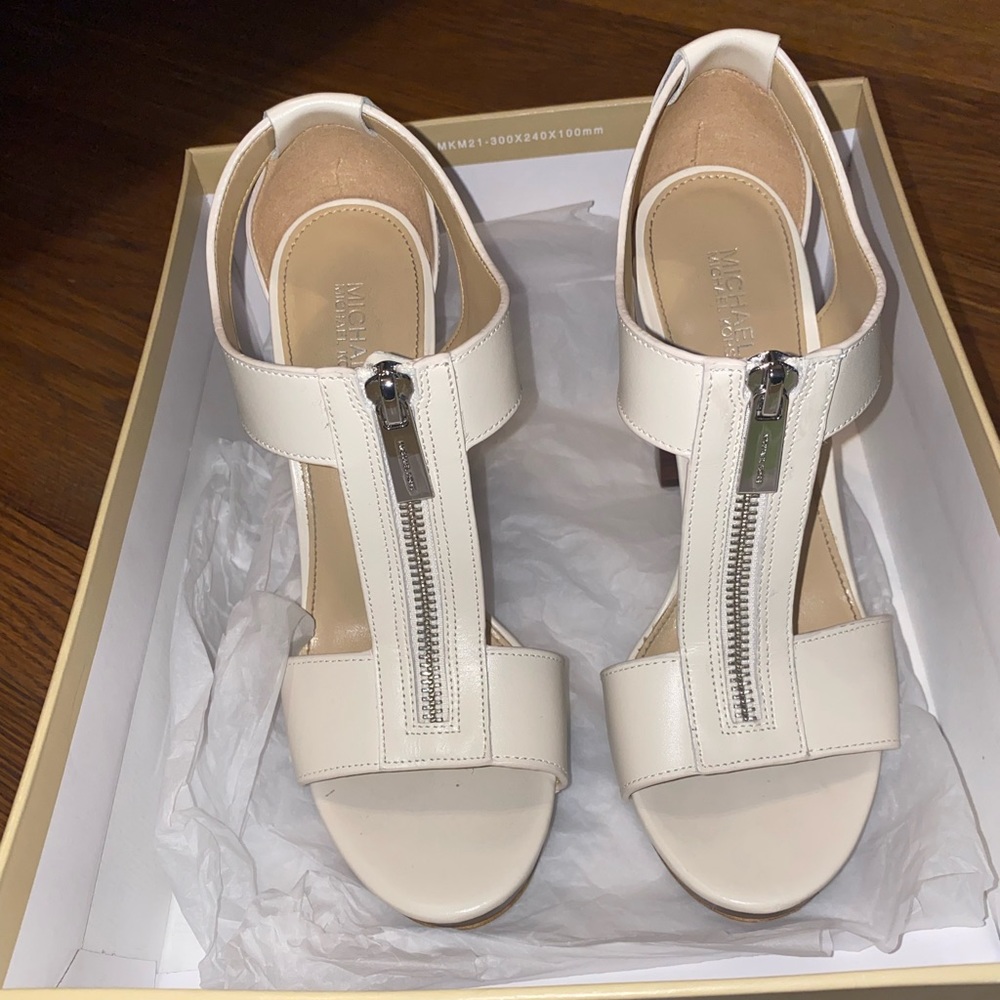 MK heels size 6.5